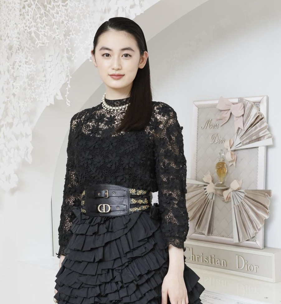 八木莉可子