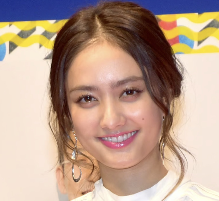 谷まりあ